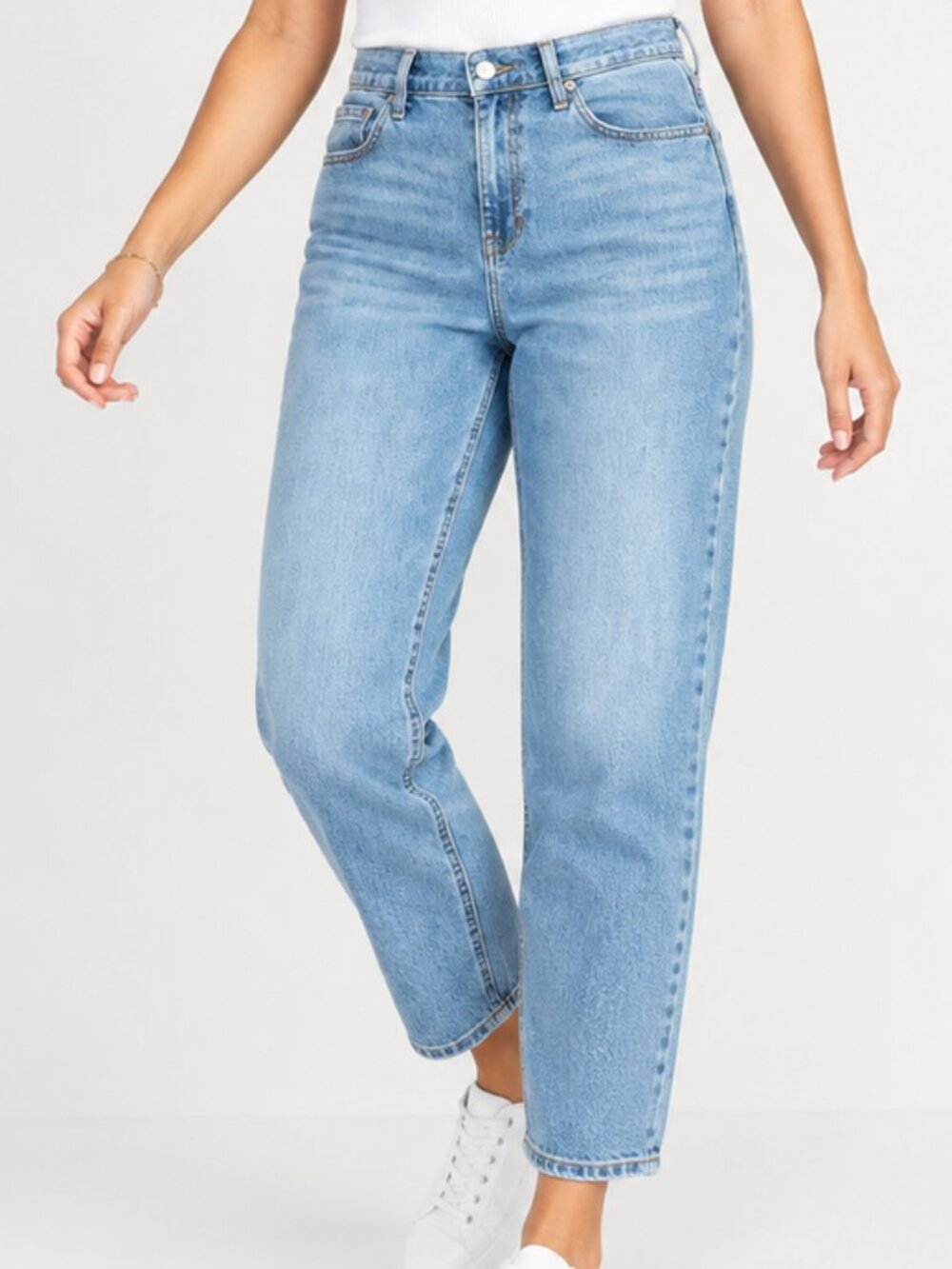 Old Navy Mid-Rise Wow Boyfriend Jeans Women’s 12 Medium Wash